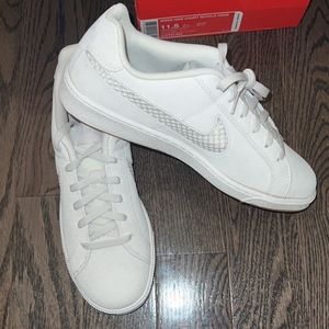 NIB NIKE COURT ROYALE